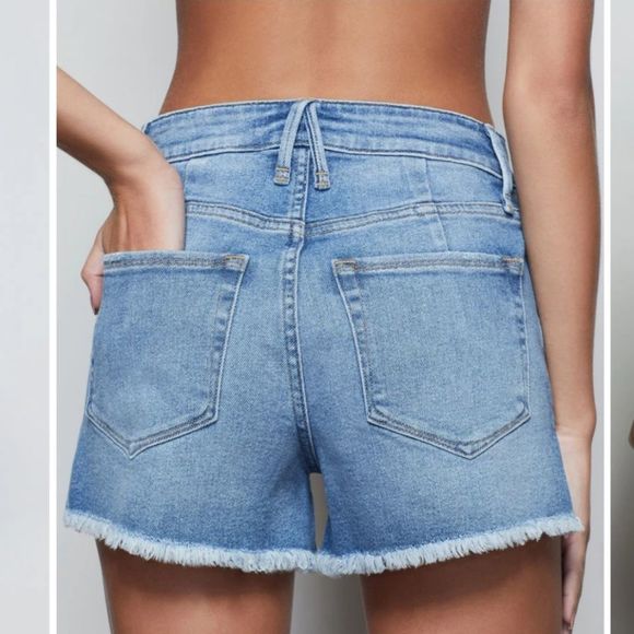 Light wash Good American "good curve" high waisted jean shorts size 27. - Picture 3 of 11